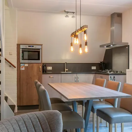 Сasa de vacaciones Restyled House With Dishwasher, Breda At 10 Km Oosterhout (North Brabant)